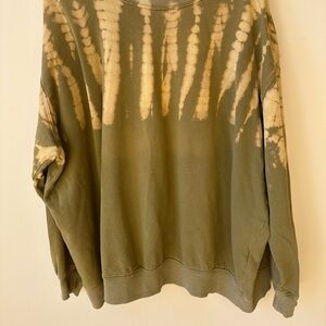 Wild Fable Olive and Cream Tie-Dye Crewneck Sweater